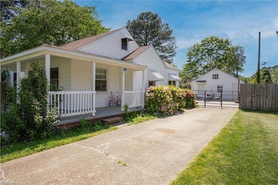 Large Driveway (Fits 5+ Cars)