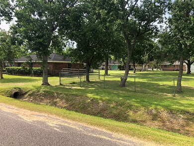 5918 Larrycrest Dr, Pearland, TX 77584 - photo 3