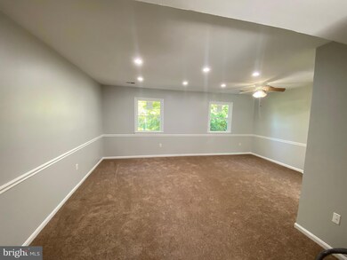 1984 Mayflower Dr, Woodbridge, VA 22192 - photo 4