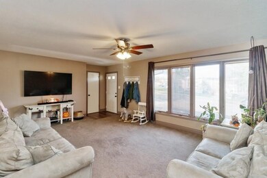 4149 Knob Hill Dr, Des Moines, IA 50317 - photo 3