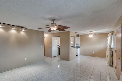 06_201CocoaIslesBlvd4-6_mls