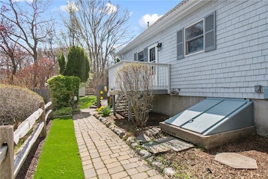 9 Buttonbush Trail, Saunderstown, RI 02874 - photo 3