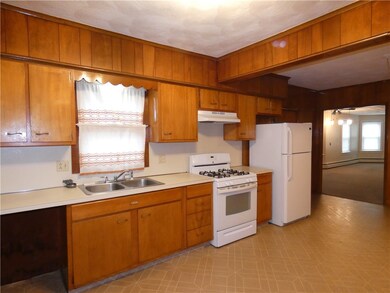 73 Coyle Ave, Pawtucket, RI 02860 - photo 4