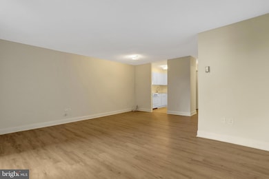 The Carlton unit 333, Arlington, VA 22204 - photo 2
