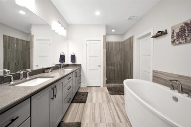 1446 W 34th 1 2 St, Houston, TX 77018 - photo 5