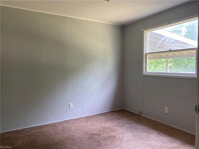 1001 Crawford Rd, Wellsville, OH 43968 - photo 6