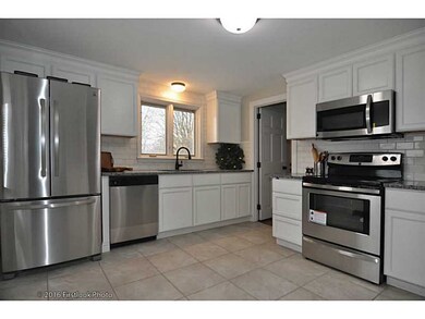23 Sutton Place, Cranston, RI 02910 - photo 5