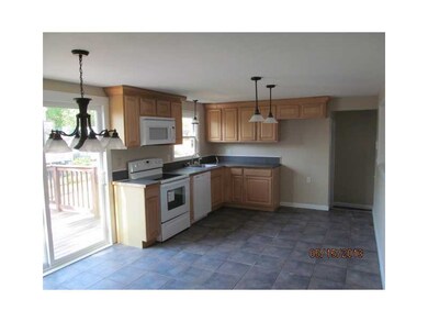 32 Deerfield Dr, Warwick, RI 02886 - photo 2