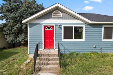 637 N Broadway St, Tekoa, WA 99033 - photo 2