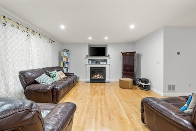 772 Main St unit 2, Wakefield, MA 01880 - photo 5