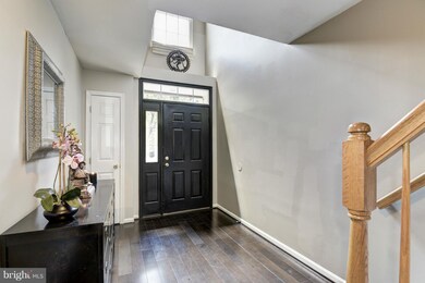 2570 James Madison Cir, Herndon, VA 20171 - photo 2