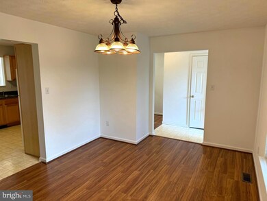 2047 Honeysuckle Ln, Winchester, VA 22601 - photo 5