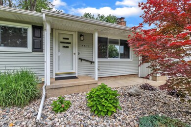 7511 Yorktown Rd, Lansing, MI 48917 - photo 4