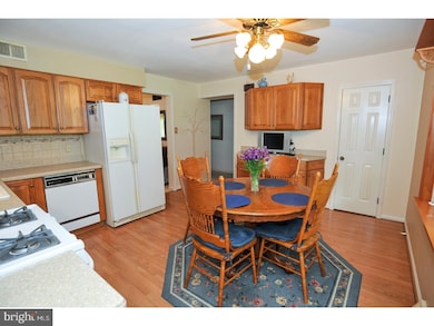 7 Braintree Common, Feasterville Trevose, PA 19053 - photo 6