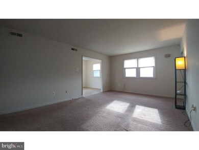 721 Willow St unit 2B, Lansdale, PA 19446 - photo 3