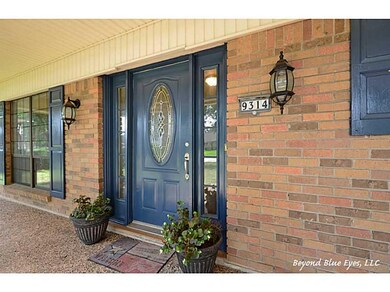 Photo. Inviting entryway