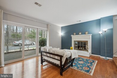 3829 Persimmon Cir, Fairfax, VA 22031 - photo 3