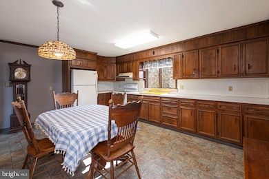 934 Orchard Rd, Willow Street, PA 17584 - photo 4