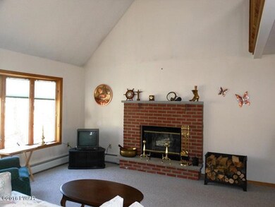 803 Kinglet Ct, Hawley, PA 18428 - photo 5