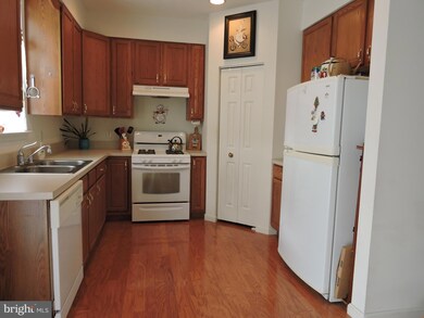 1153 Balsam Cir, Sykesville, MD 21784 - photo 5