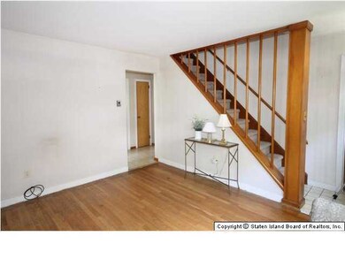 298 Locust Ave, Staten Island, NY 10306 - photo 3