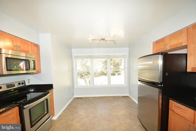 9023 Golden Sunset Ln, Springfield, VA 22153 - photo 3