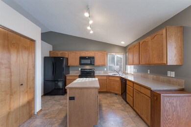 1021 N Wilcox St, Medical Lake, WA 99022 - photo 3