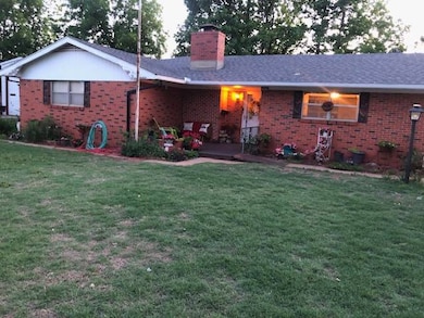 1523 N Washington Ave, Elk City, OK 73644 - photo 2