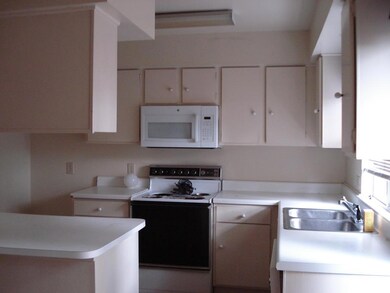 2218 Cypress Ave, Bay City, TX 77414 - photo 3