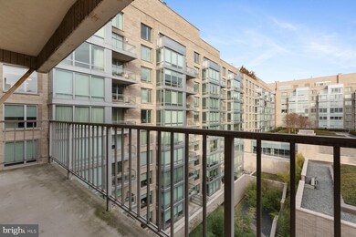 Carriage House unit 815, Washington, DC 20037 - photo 4