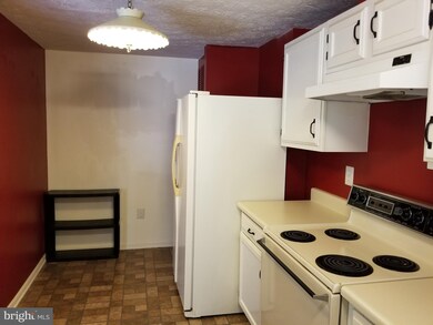 14115 Aldora Cir, Burtonsville, MD 20866 - photo 6