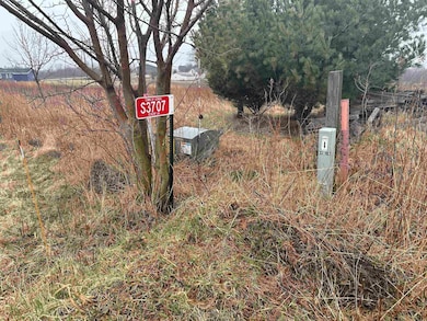 3707 Eckert Ln, Genoa, WI 54632 - photo 2