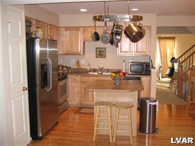 4592 Jasmine Dr, Center Valley, PA 18034 - photo 3