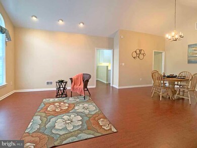 808 Persimmon Ln unit V142, Langhorne, PA 19047 - photo 3