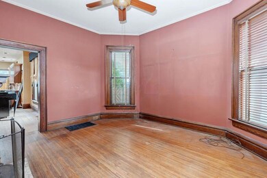 5-FamilyRoom