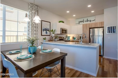 677 E Commonwealth Place unit 3, Chandler, AZ 85225 - photo 5