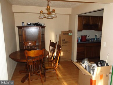 9025 N Laurel Rd unit E, Laurel, MD 20723 - photo 6