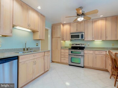 8174 Electric Ave, Vienna, VA 22182 - photo 3