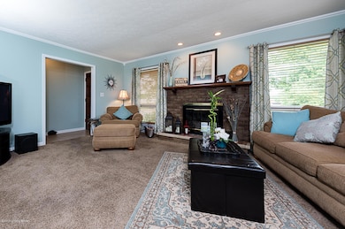 8223 Rochelle Rd, Louisville, KY 40228 - photo 4