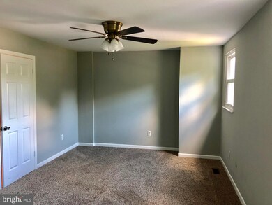 822 Beaver Ln, Reading, PA 19606 - photo 7