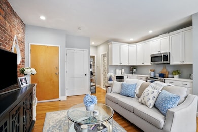 342 North St unit 4A, Boston, MA 02113 - photo 3