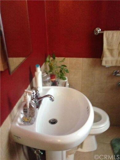 825 W Spruce St, Compton, CA 90220 - photo 6