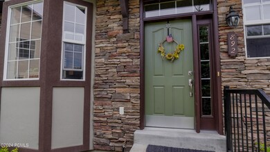 892 E Hamlet Cir Midway-18