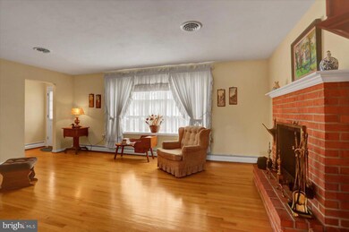 2927 Jefferson Dr, Chambersburg, PA 17201 - photo 5