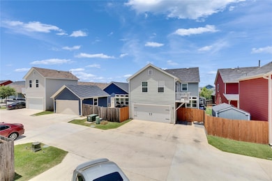 View of front of house featuring a residential vi