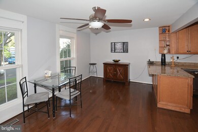 9978 Hemlock Woods Ln, Burke, VA 22015 - photo 4