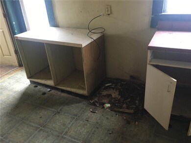 108 W Clay St, Kirklin, IN 46050 - photo 4