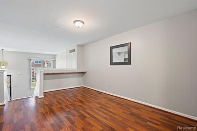 142 Sandy Ln, Walled Lake, MI 48390 - photo 5