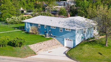 Blue House-02