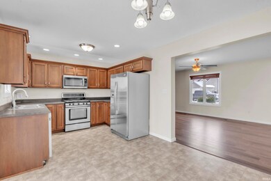 15226 Bears Breech Ct, Huntertown, IN 46748 - photo 7